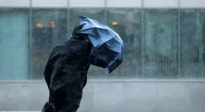 Снежная буря на горизонте: спасатели призывают к осторожности в холодный день