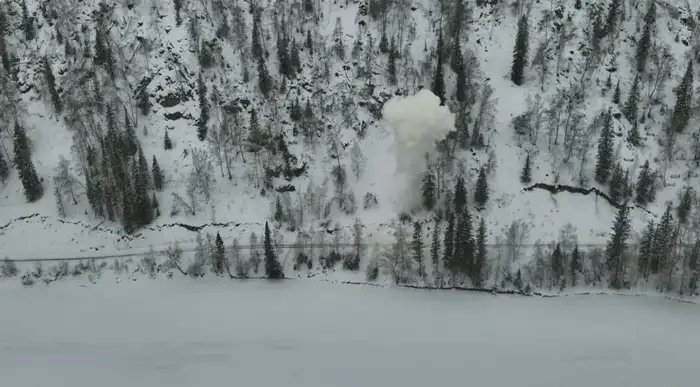 МЧС предупреждает о лавиноопасной обстановке в горных районах Казахстана (3)