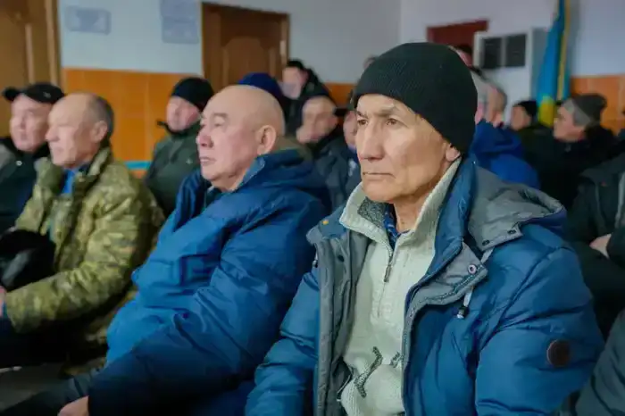 «Закон и порядок»: профилактическую беседу с водителями общественного транспорта провели в Астане (5)