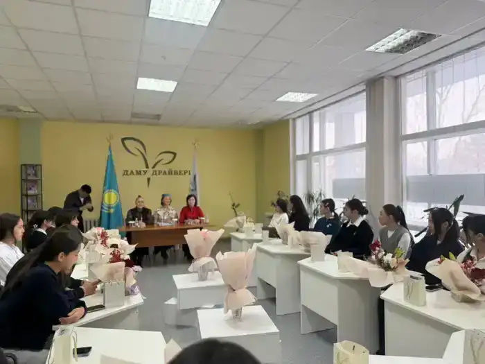 Астана: студенты создают парфюм с эфирными маслами