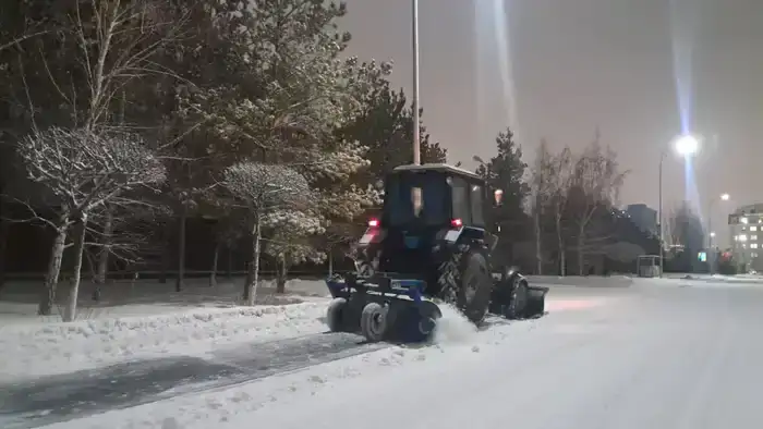 Коммунальные службы Астаны mobilизируют тысячу единиц спецтехники для борьбы со снегом