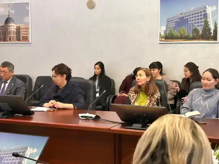 22 января 2026 года в областном акимате состоялась встреча с представителями органов полиции и прокуратуры, посвященные вопросам профилактики интернет-мошенничества (6)