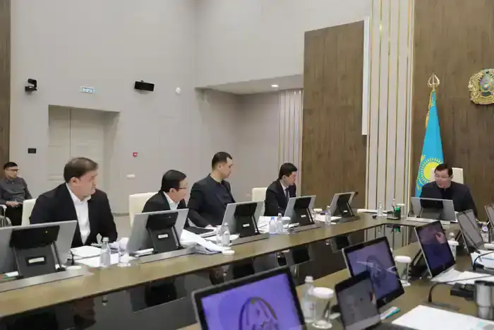 Глава региона принял акимов и руководителей управлений (8)