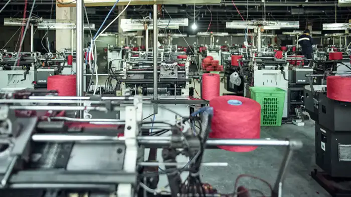 Первый производственный проект в Темиртау по выпуску трикотажных перчаток из переработанных материалов