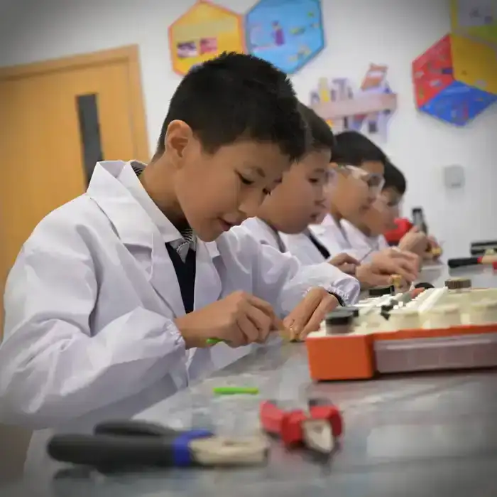 В Павлодаре открылась новая школа (8)