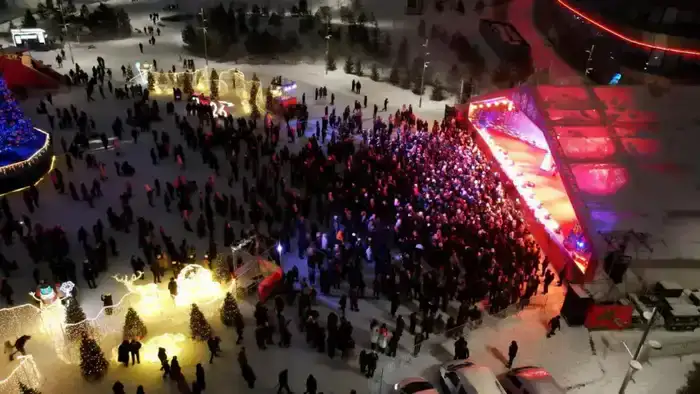 В столице в новогоднюю ночь проходят праздничные концерты (6)