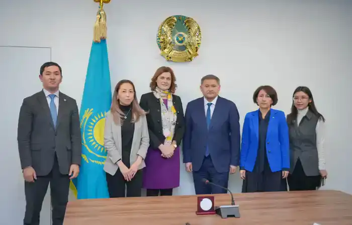 Обсуждены вопросы расширения совместных научных исследований (8)