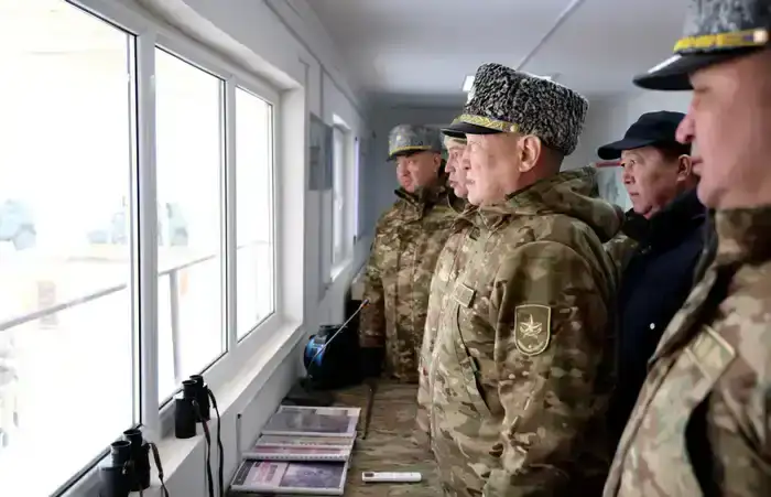 Министр обороны проинспектировал военные объекты в Кызылординской области (3)