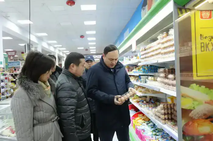 Ербол Карашукеев проверил цены в торговых сетях (6)