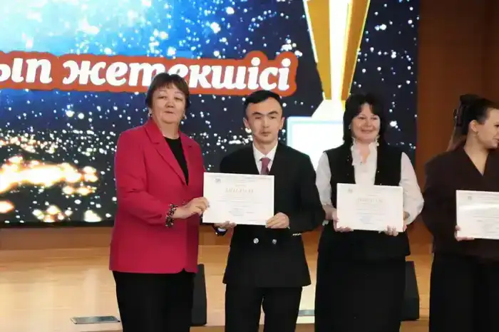 Лучшего классного руководителя выбрали в Карагандинской области (5)