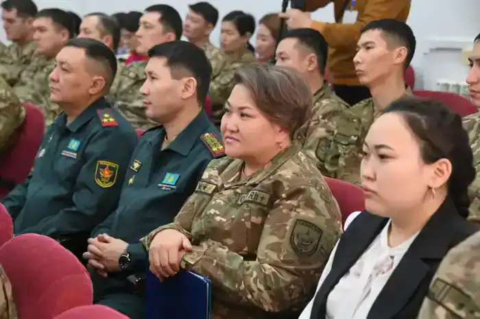 Дисциплина и быт: замминистра проверил войсковые части Карагандинского гарнизона (6)