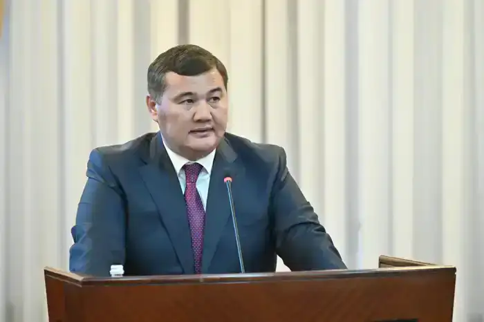 Маулен Ашимбаев: Симфония изменений с депутатами и общественниками в сердце парламента