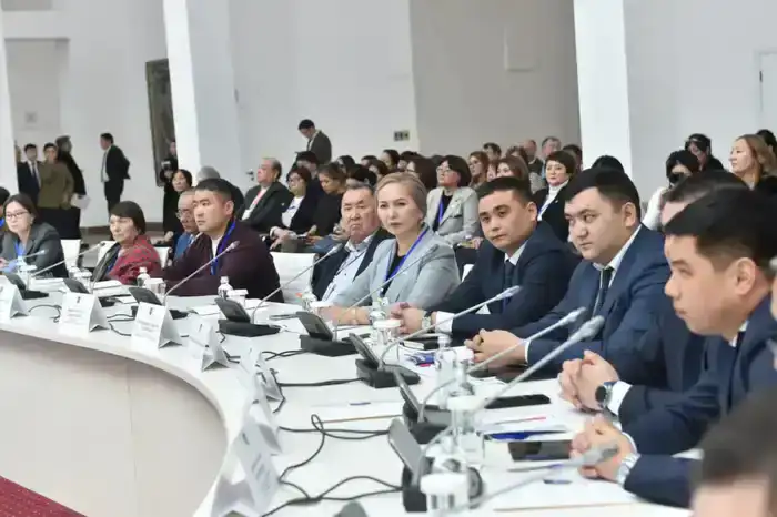 Рассмотрены вопросы повышения компетенций управленческих кадров (2)