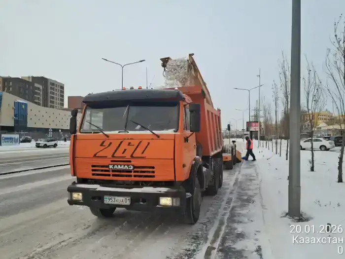 Астана: коммунальные службы вывезли свыше 23 тысяч кубометров снега за ночь