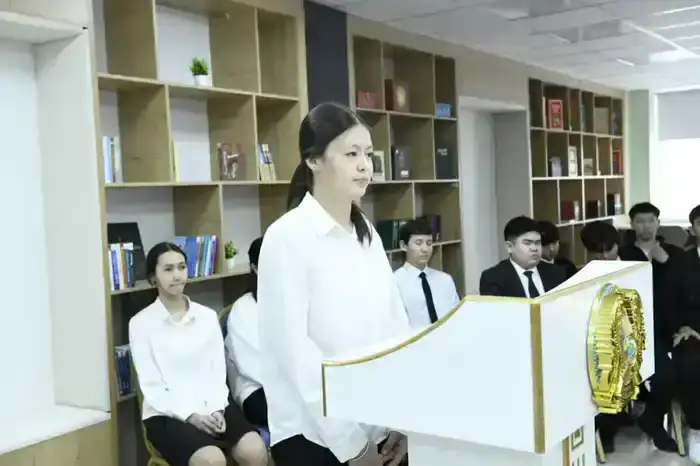 «Закон и порядок»: судебное заседание инсценировали в столичной школе для учащихся (8)