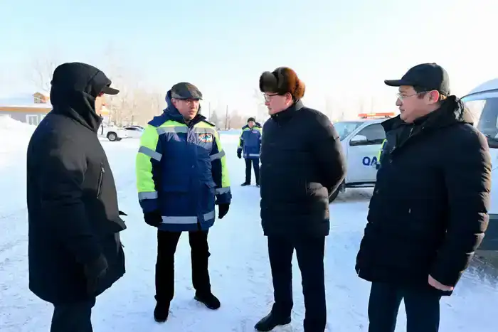 Аким области ознакомился с работой дорожного эксплуатационного участка в Бескарагайском районе (7)
