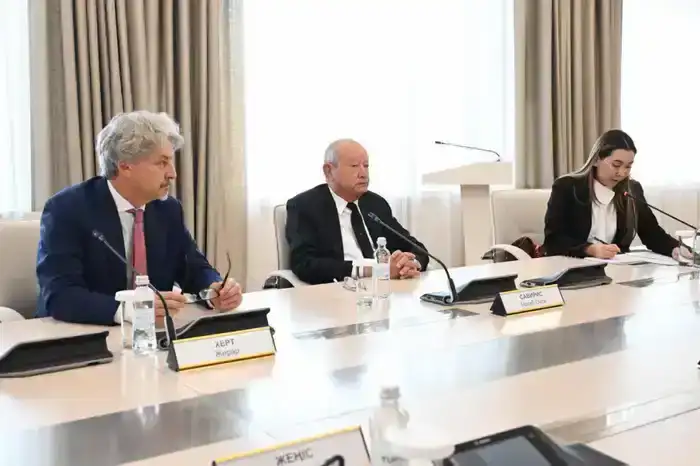 Аким Алматы обсудил вопросы туризма и предпринимательства с иностранным инвестором (2)