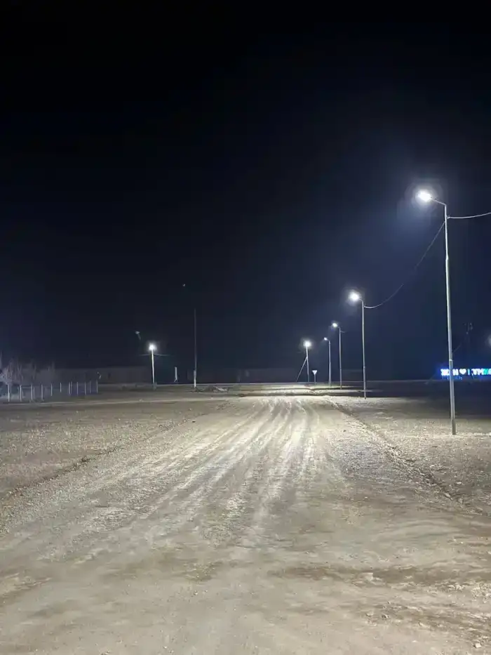 В Аксуатском районе ведутся работы по уличному освещению (4)