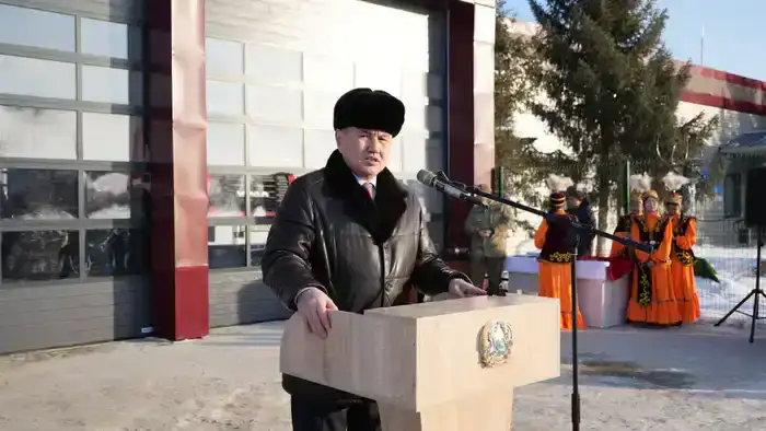 Глава МЧС продолжает реновацию пожарных частей (8)