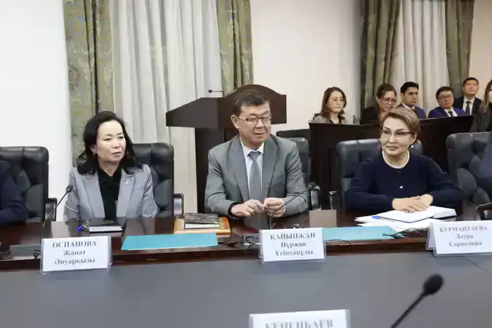 В Высшем Судебном Совете состоялось аппаратное совещание, посвящённое конституционным реформам и деятельности Конституционной комиссии (2)