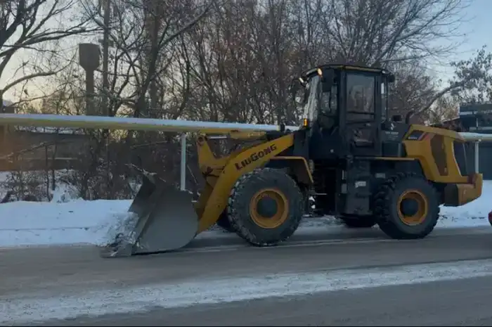 В Жетісу в уборке снега задействовано 524 единицы спецтехники (2)