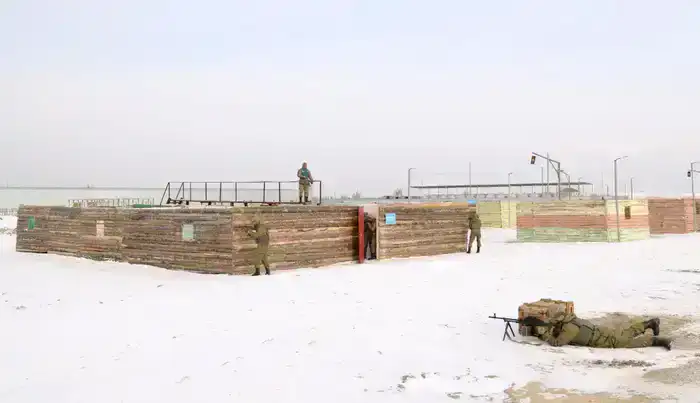 Министр обороны проинспектировал военные объекты в Кызылординской области (4)