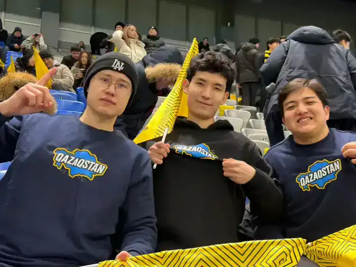 Тазабек удивил болельщиков на матче «Кайрат» - «Брюгге» в Астане (2)