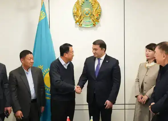 В ТУРКЕСТАНСКОЙ ОБЛАСТИ ПРОВЕДЕНЫ ПЕРЕГОВОРЫ С ИНВЕСТОРАМИ ПО РЕАЛИЗАЦИИ ВАЖНЫХ ПРОЕКТОВ (4)