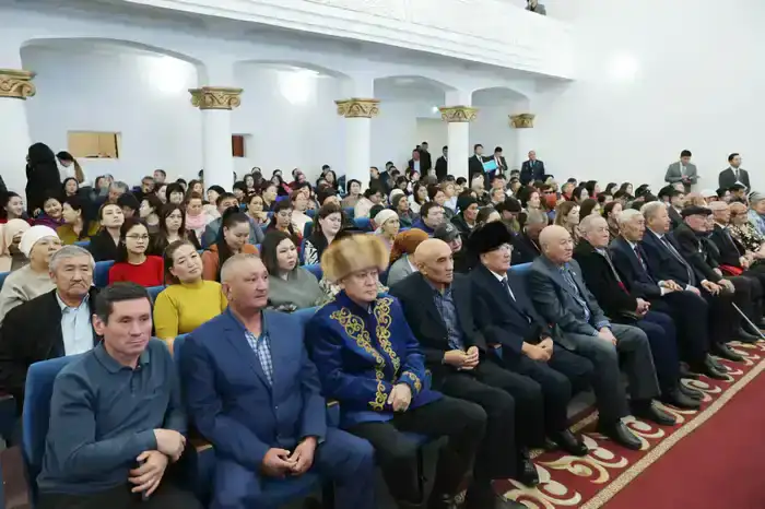 Диалог с городом: Ербол Карашукеев и жители Тараза строят мосты понимания