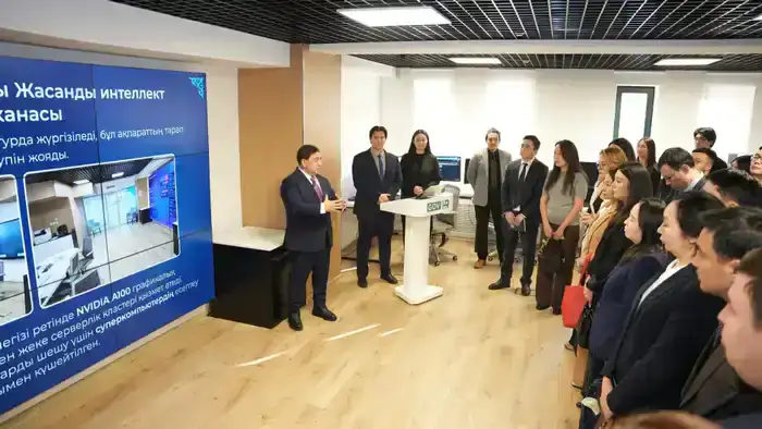 Председатель Агентства Дархан Жазықбай встретился со слушателями «Школы аналитики» (6)