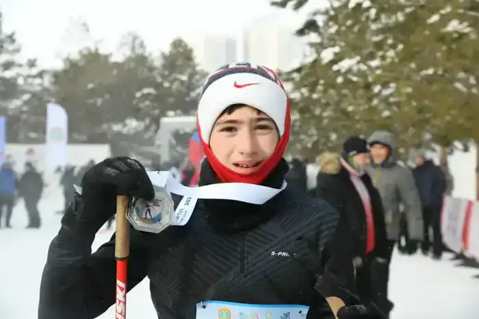 Снежные сражения: Астана собрала более 500 спортсменов на лыжных гонках и зимних состязаниях