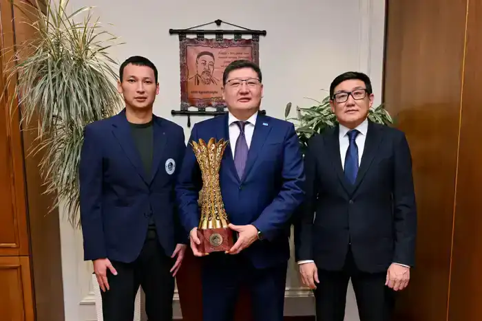 Аким области встретился с генеральным директором ФК «Семей» (4)