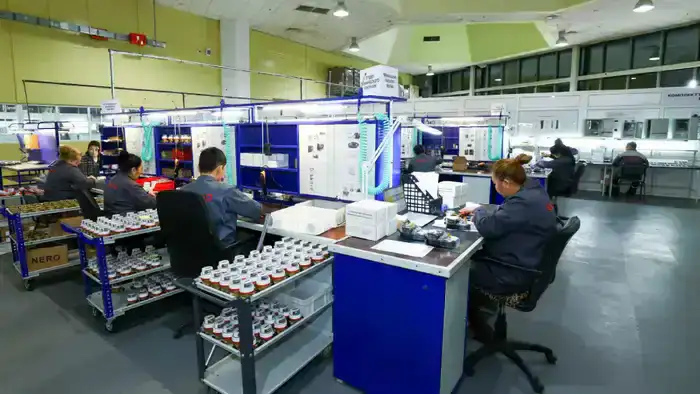 Олжас Бектенов проверил исполнение поручений Президента по развитию высокотехнологичных производств на территории СЭЗ «ПИТ «Алатау» в Алматы (2)