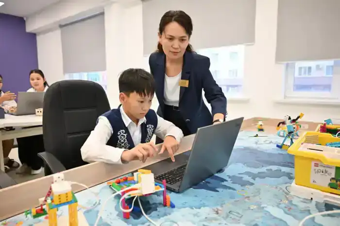 Безопасность и порядок среди учащихся в Астане обеспечивают ИИ камерами (7)