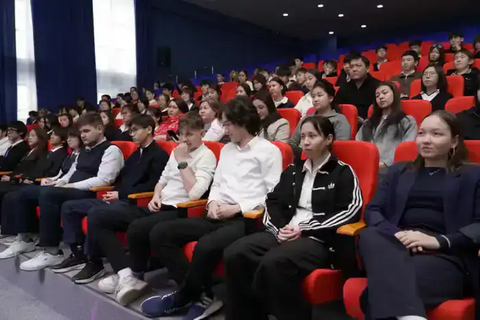 «Закон и порядок»: в Астане для студентов и школьников прошла компьютерная игра «Qarzhy Saqshysy» (2)