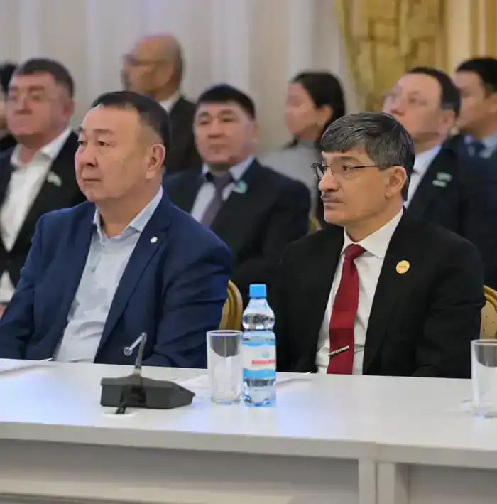 Глава региона Асаин Байханов отчитался перед областным общественным советом и маслихатом (3)
