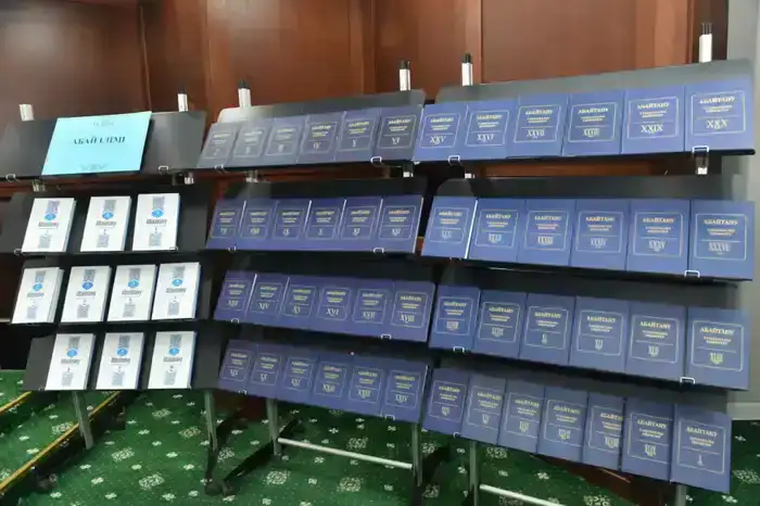 В КазНУ прошло заседание Ученого совета по итогам празднования 180-летия Абая (10)