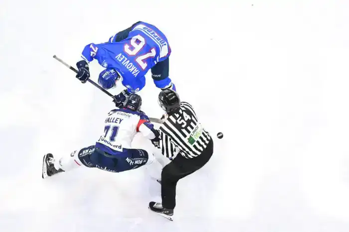 Торпедо выходит в финал, несмотря на поражение в овертайме от Дюк д'Анже