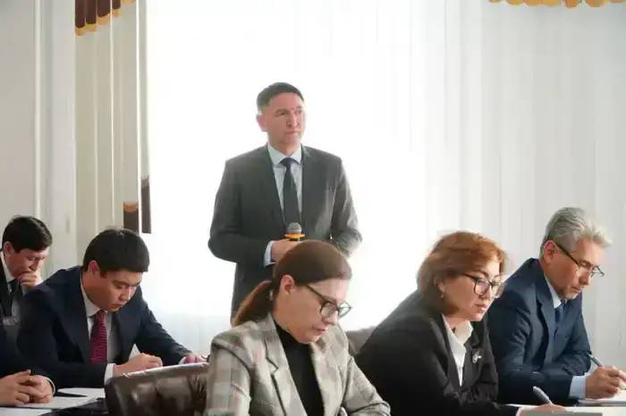 Обсуждение социальных проблем Аршалынского района: местные жители и аким области ищут решения