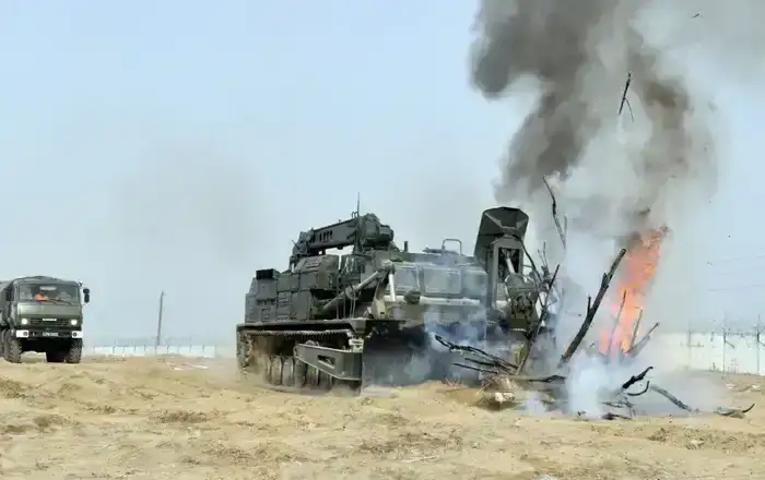 Роботы, дроны и четвероногие саперы: в Конаевском гарнизоне прошел пресс-тур для представителей СМИ (7)