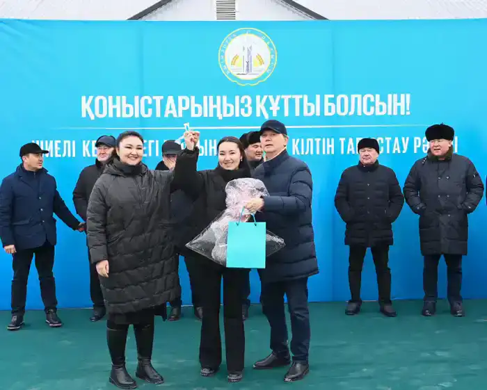 Жителям поселка Шиели вручили ключи от квартир в микрорайоне «Шугыла» (7)