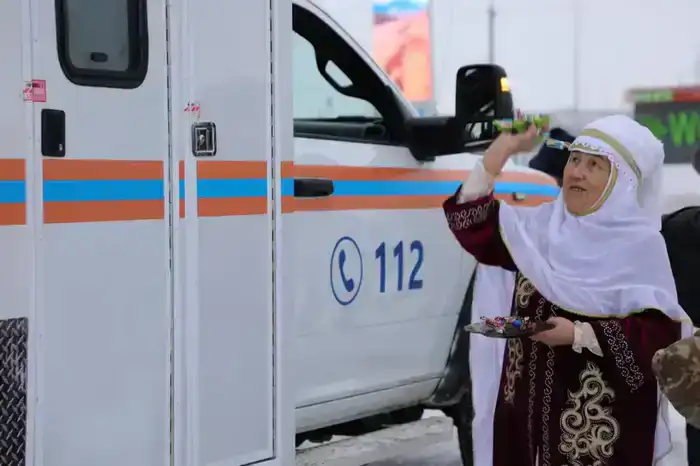 МЧС РК усиливает трассово-медико-спасательную службу новым реанимобилем (6)