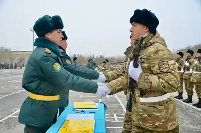 В Гвардейском гарнизоне свыше 600 солдат присягнули на верность Родине (3)