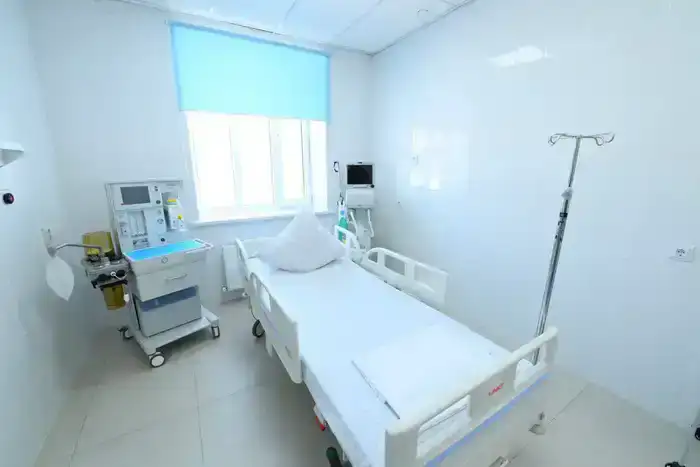 Глава региона осмотрел новое здание, пристроенное к больнице (6)