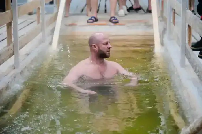 В Астане проходят крещенские купания (4)