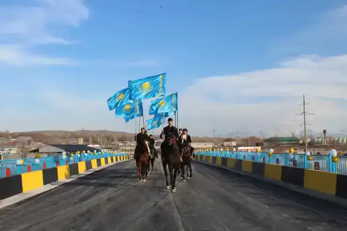 ТУРКЕСТАН: НОВЫЙ МОСТ В САЙРАМСКОМ РАЙОНЕ УЛУЧШАЕТ ТРАНСПОРТНУЮ ИНФРАСТРУКТУРУ И БЕЗОПАСНОСТЬ ДД