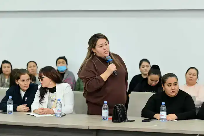 Аким области провел прием граждан по актуальным вопросам (3)