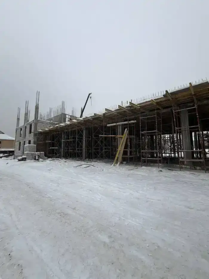 Заместитель акима Алматы проинспектировал строительство социальных объектов в Наурызбайском районе (2)