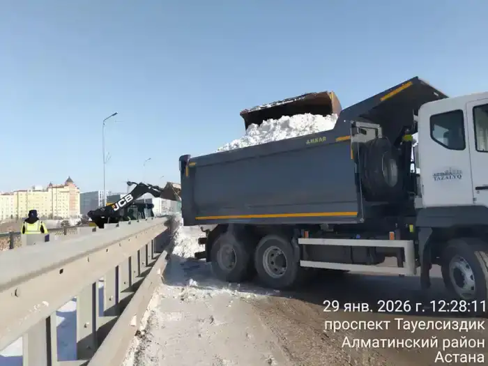 Из Астаны вывезено около 3,3 млн кубометров снега (4)