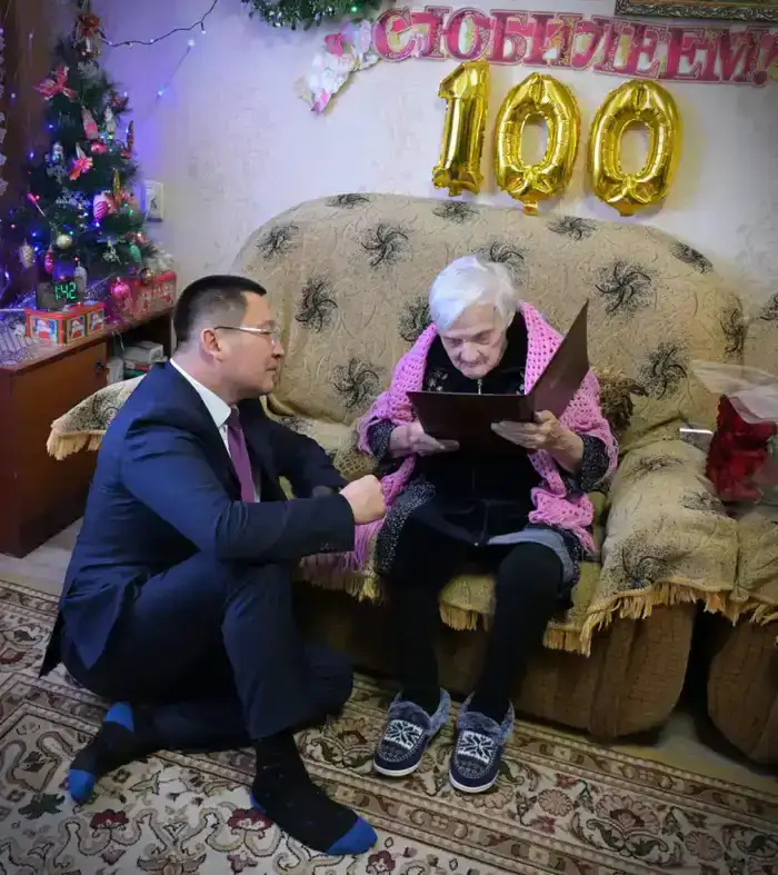 100-летний юбилей отметила ветеран Великой Отечественной войны Мария Матюшина (4)